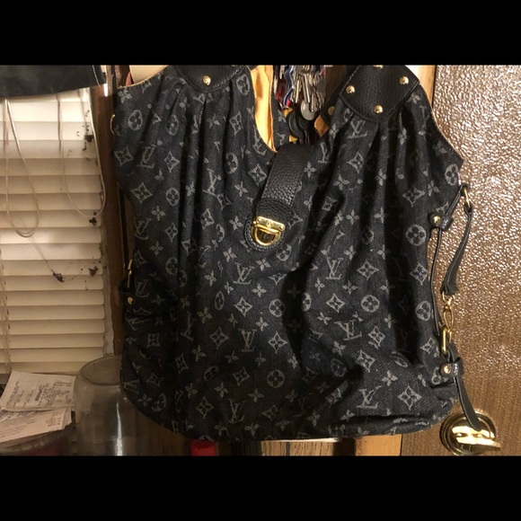 Purses - Picture 8 of 8